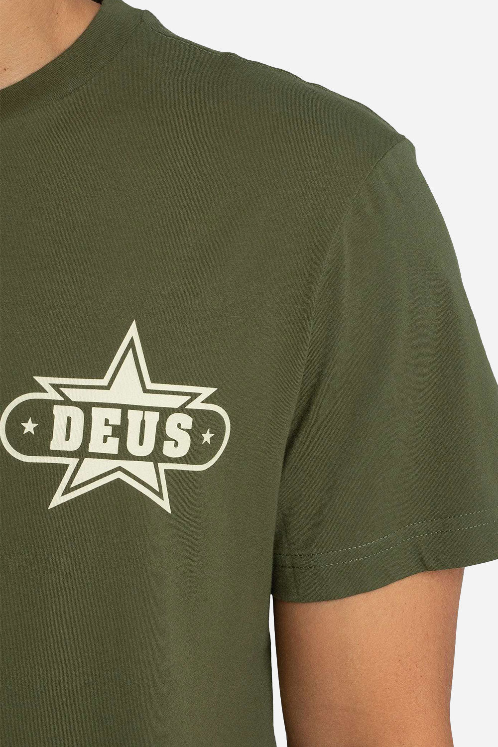 T-shirt Deus Gumshoe (verde cipresso)
