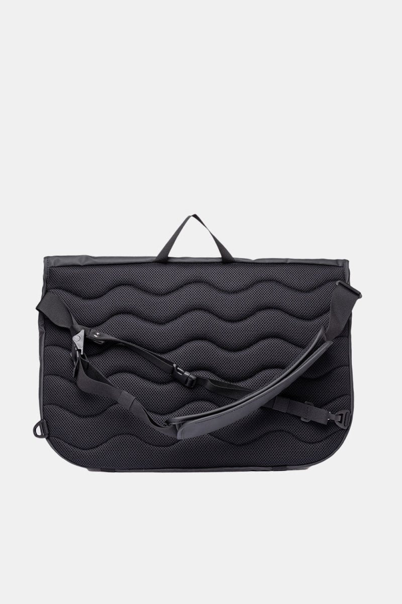 Sandqvist Stream Messenger Bag (Black) | Bags